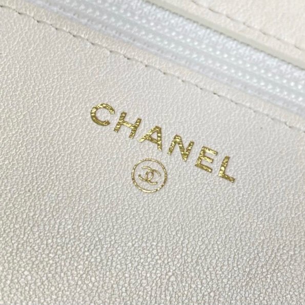 19 Wallet On Chain - CHANEL - Affordable Luxury