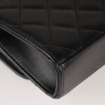 trendy-clutch-on-chain-affordable-luxury-217547-2
