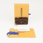 recto-verso-card-holder-affordable-luxury-566825-1