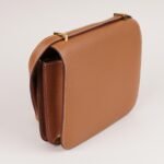 constance-18-shoulder-bag-affordable-luxury-584875-1
