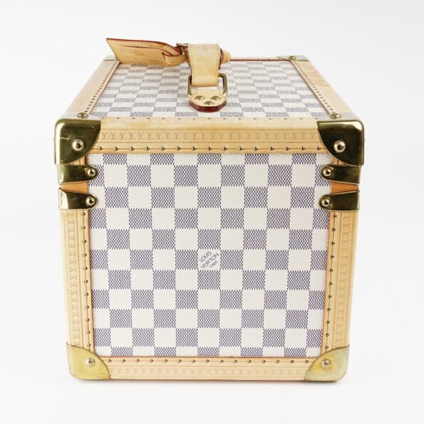 Boite Flacons Beauty Train Trunk - LOUIS VUITTON - Affordable Luxury