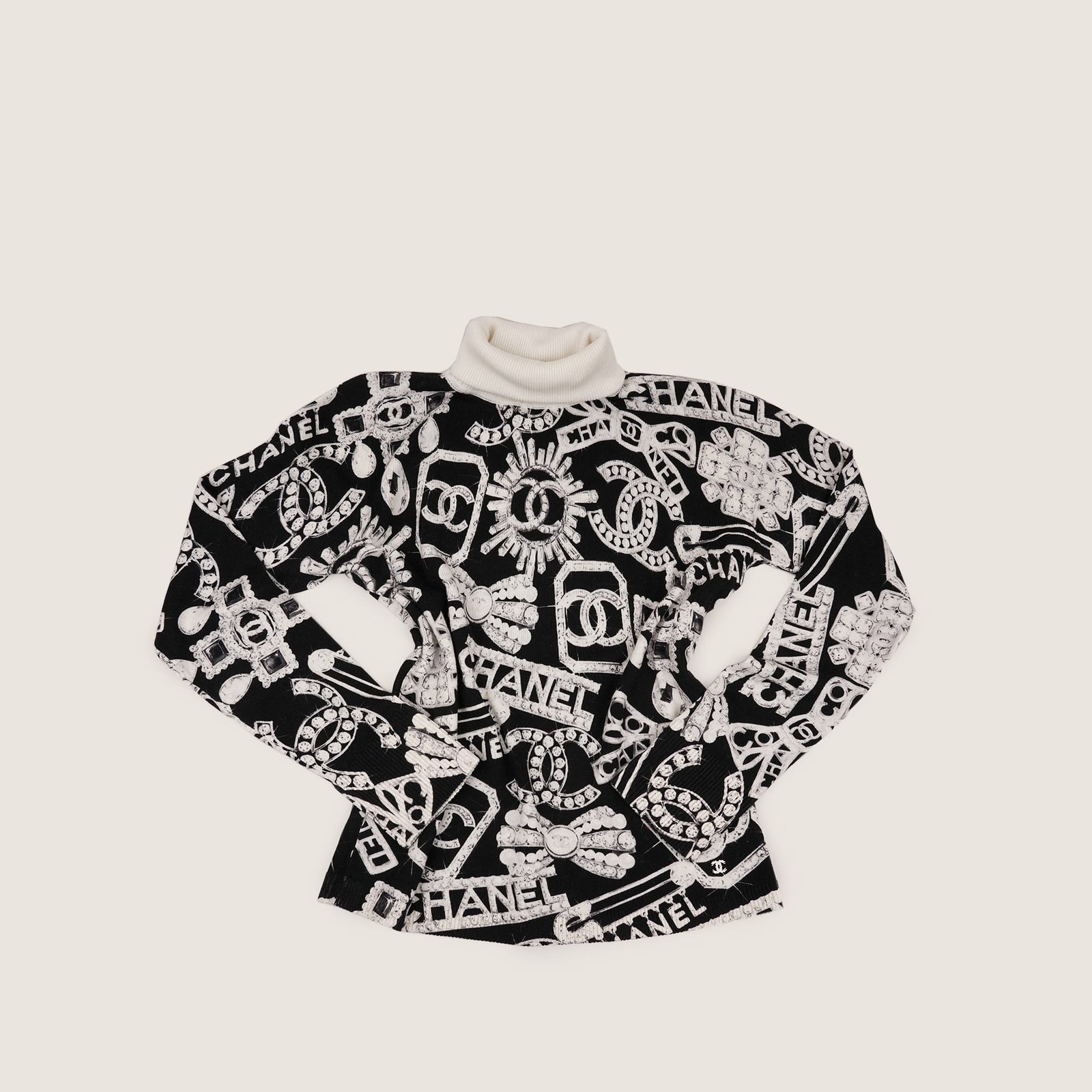 cc-sweater-36-affordable-luxury-293135-1 CC Sweater 36 - CHANEL - Affordable Luxury