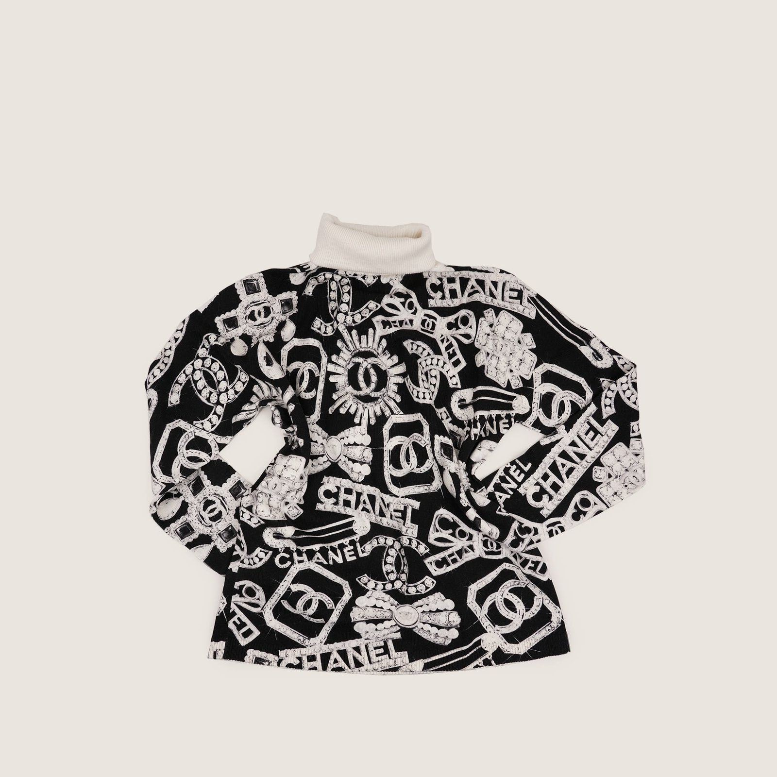 cc-sweater-36-affordable-luxury-670500-1 CC Sweater 36 - CHANEL - Affordable Luxury