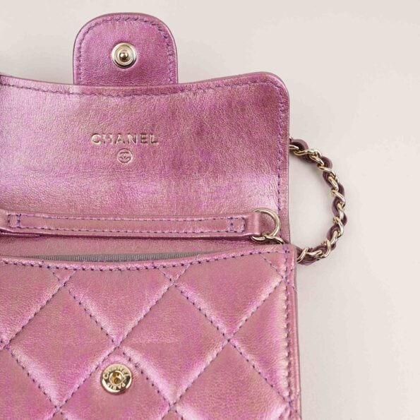 Clutch With Chain - CHANEL - Affordable Luxury