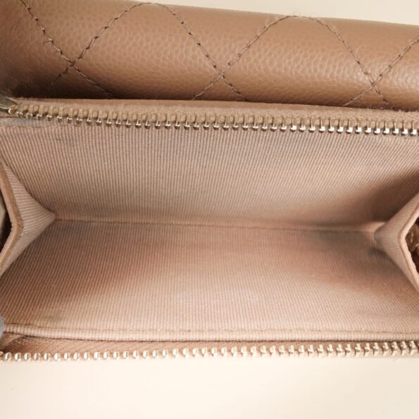 Compact Zipped Wallet - CHANEL - Affordable Luxury