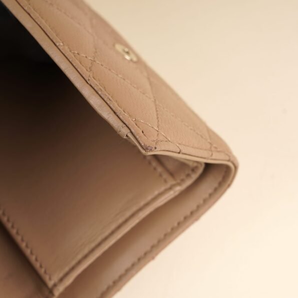 Compact Zipped Wallet - CHANEL - Affordable Luxury