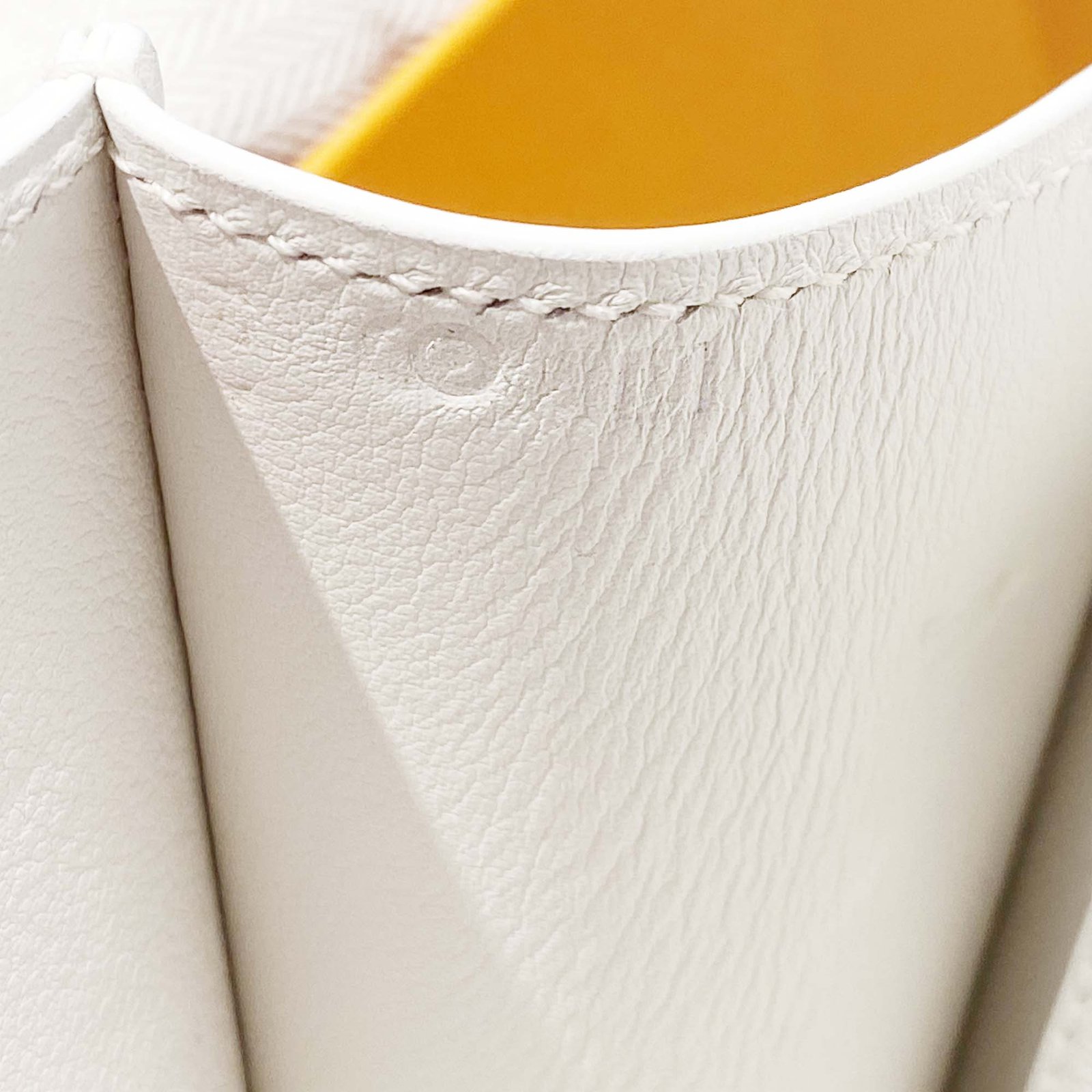 constance-24-shoulder-bag-affordable-luxury-994855-1 Constance 24 Shoulder Bag - HERM¨¨S - Affordable Luxury