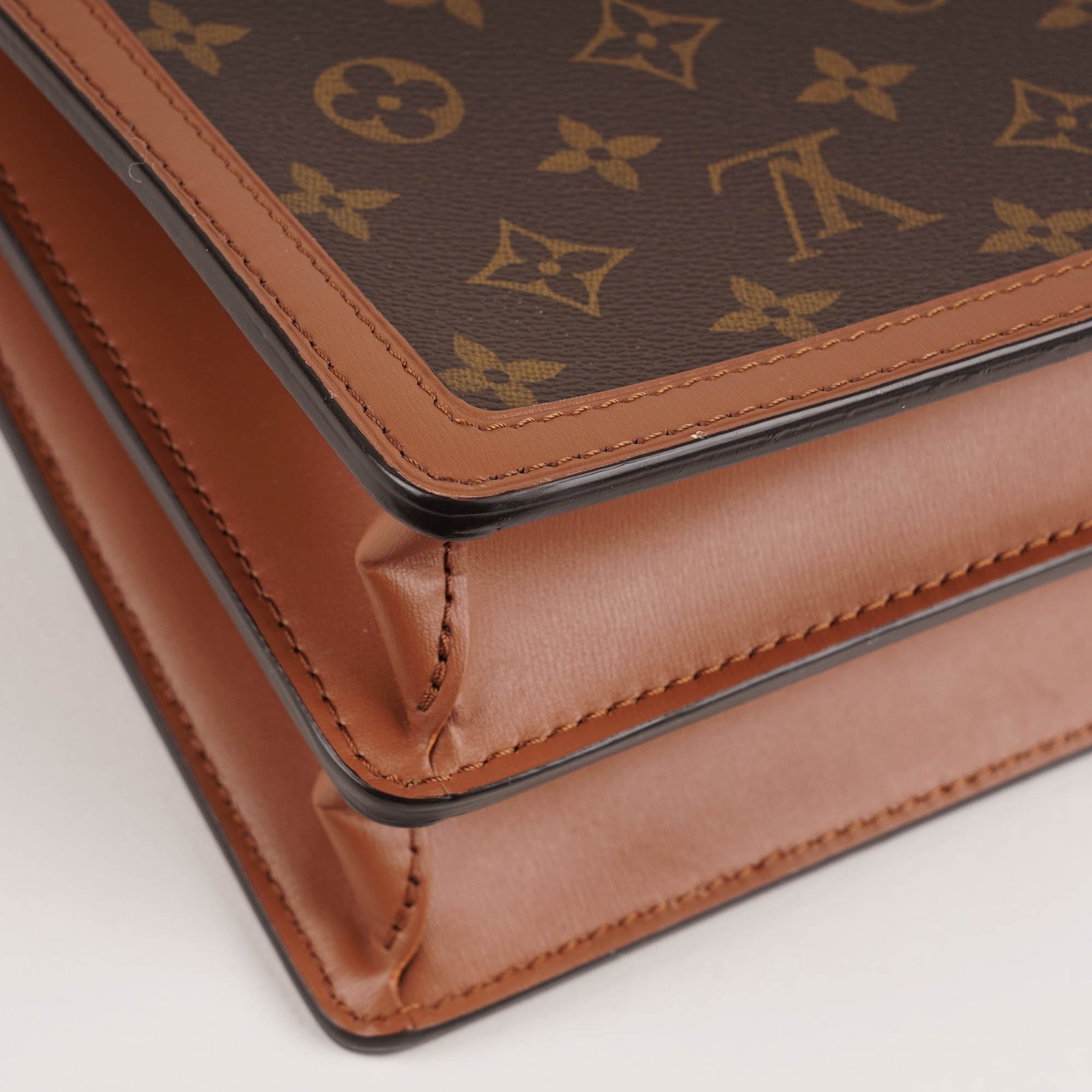 dauphine-mm-shoulder-bag-affordable-luxury-353223-1 Dauphine MM Shoulder Bag - LOUIS VUITTON - Affordable Luxury