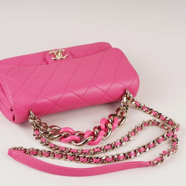 Elegant Chain Flap Bag - CHANEL - Affordable Luxury