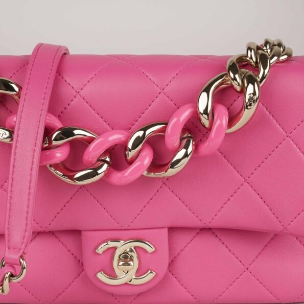 Elegant Chain Flap Bag - CHANEL - Affordable Luxury