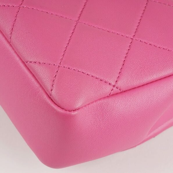 Elegant Chain Flap Bag - CHANEL - Affordable Luxury