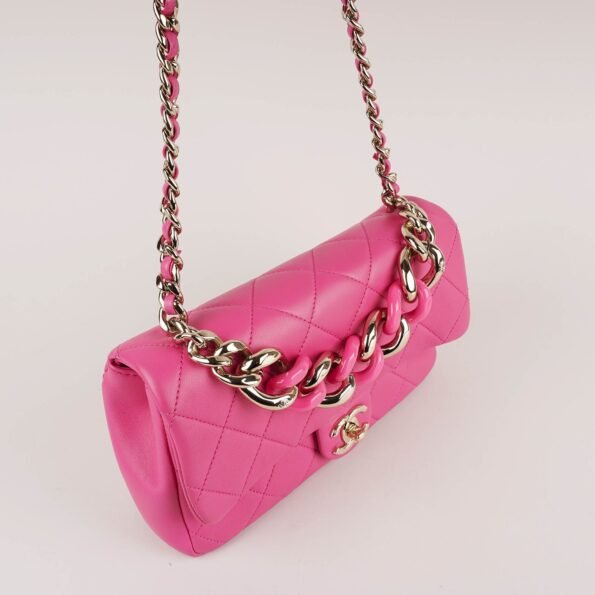 Elegant Chain Flap Bag - CHANEL - Affordable Luxury