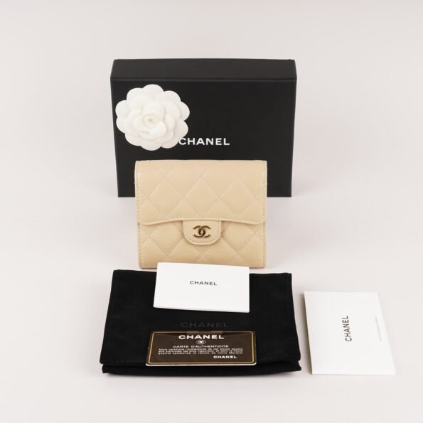 Fold Wallet - CHANEL - Affordable Luxury