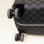 horizon-50-suitcase-affordable-luxury-420383-1