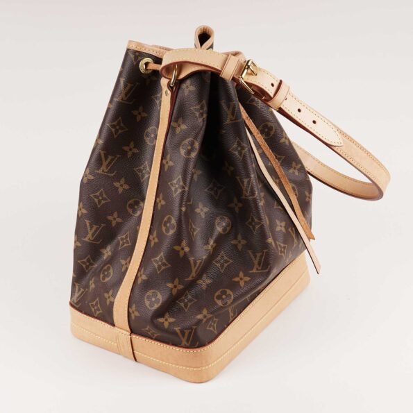 Large No¨¦ Shoulder Bag - LOUIS VUITTON - Affordable Luxury