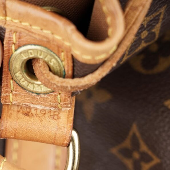 Large No¨¦ Shoulder Bag - LOUIS VUITTON - Affordable Luxury