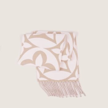 LV Medallion Scarf - LOUIS VUITTON - Affordable Luxury