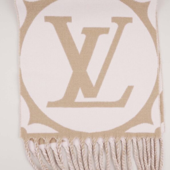 LV Medallion Scarf - LOUIS VUITTON - Affordable Luxury