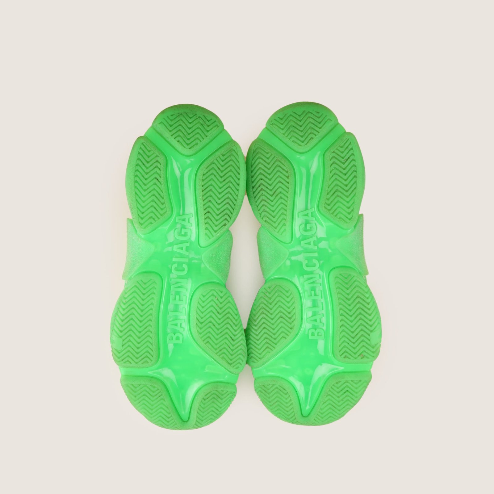 mens-triple-s-sneakers-43-affordable-luxury-932273-1 Men's Triple S Sneakers 43 - BALENCIAGA - Affordable Luxury