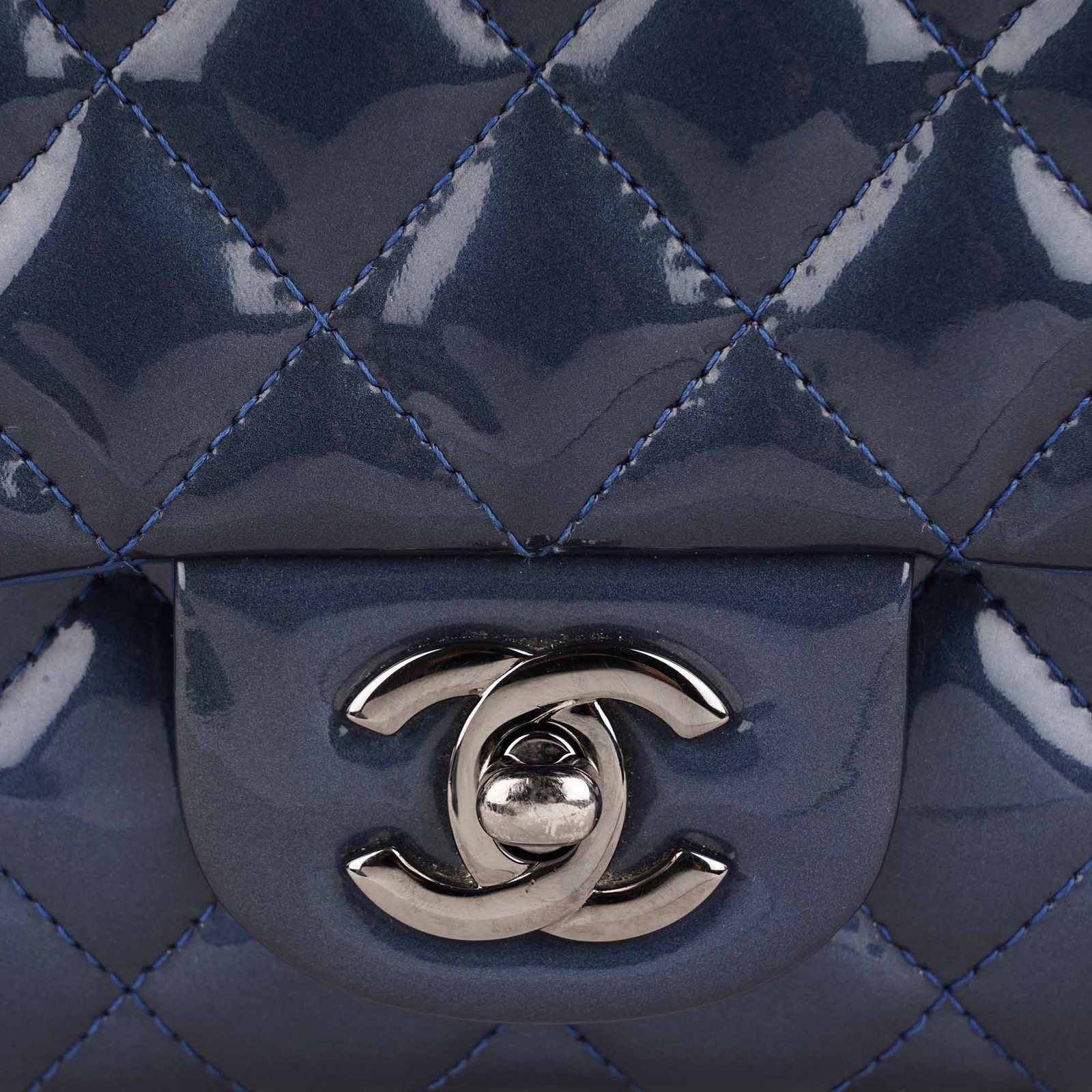 mini-square-flap-affordable-luxury-168114-1 Mini Square Flap - CHANEL - Affordable Luxury