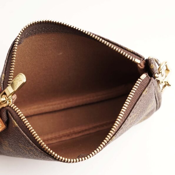 Pochette Accessoires - LOUIS VUITTON - Affordable Luxury