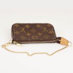 pochette-accessoires-affordable-luxury-944883-1
