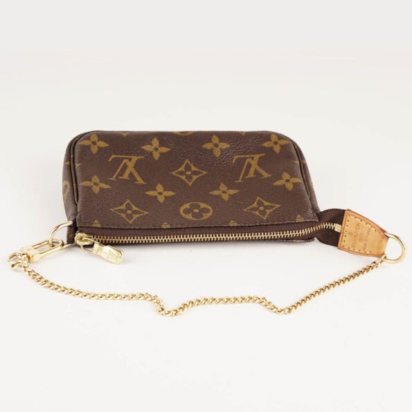 Pochette Accessoires - LOUIS VUITTON - Affordable Luxury