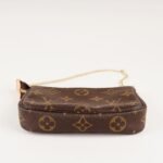 pochette-accessoires-affordable-luxury-944883-1