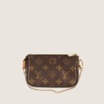 pochette-accessoires-affordable-luxury-944883-1