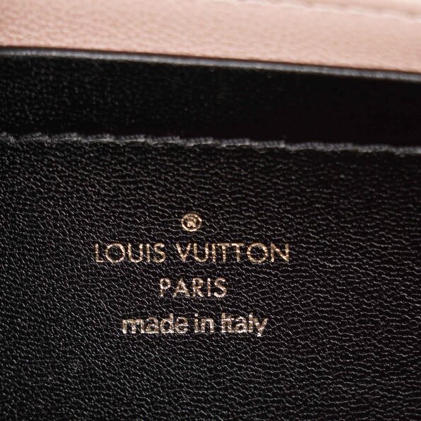 Pochette Coussin - LOUIS VUITTON - Affordable Luxury