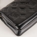 pochette-coussin-affordable-luxury-653838