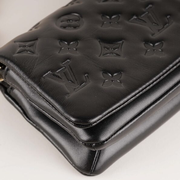 Pochette Coussin - LOUIS VUITTON - Affordable Luxury