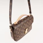 pochette-metis-bag-affordable-luxury-727050-1