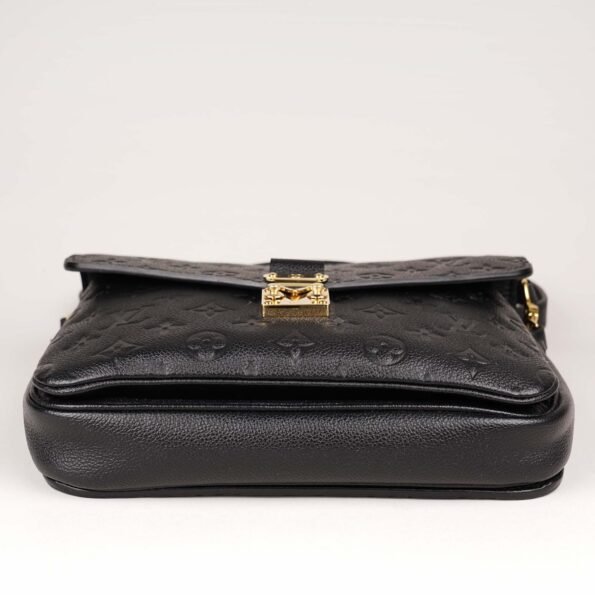 Pochette Metis Shoulder Bag - LOUIS VUITTON - Affordable Luxury