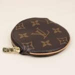 round-coin-purse-affordable-luxury-116883-1