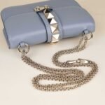 small-glam-lock-shoulder-bag-affordable-luxury-870334-1