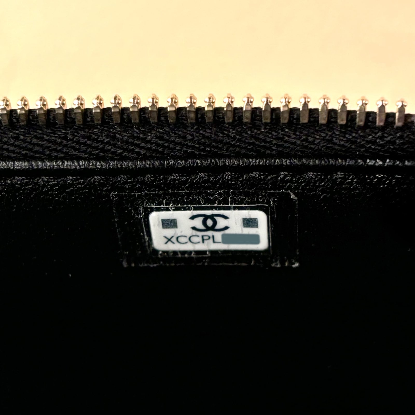 small-vanity-on-chain-affordable-luxury-134744-1 Small Vanity on Chain - CHANEL - Affordable Luxury