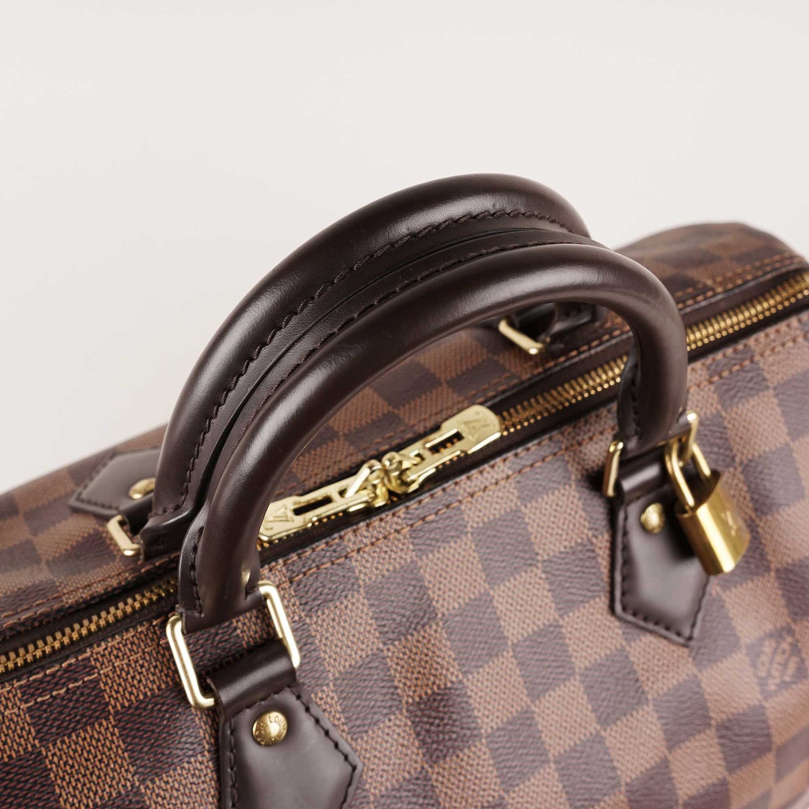 speedy-bandouliere-30-affordable-luxury-949790-1 Speedy Bandouli¨¨re 30 - LOUIS VUITTON - Affordable Luxury