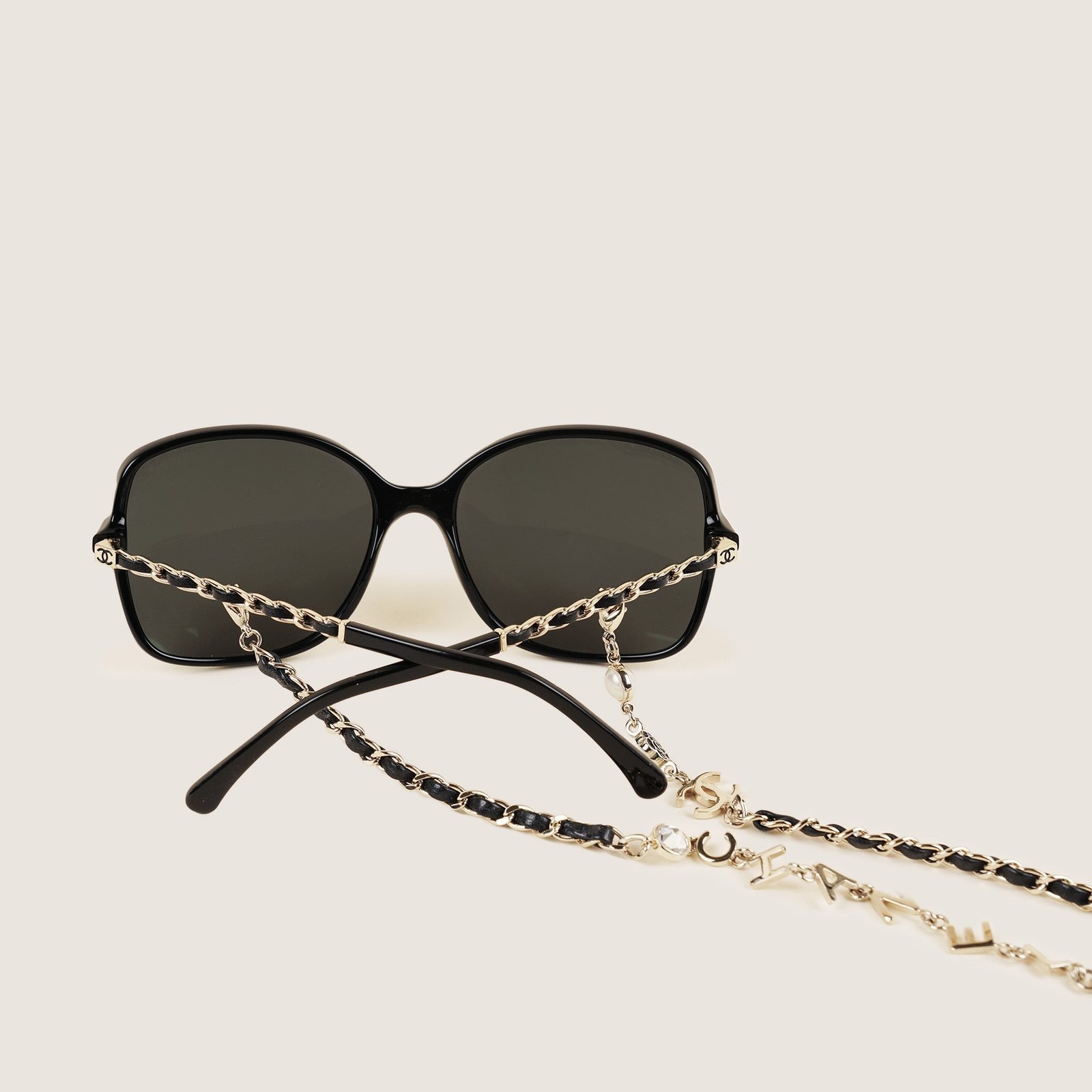 square-chain-sunglasses-affordable-luxury-235707-1 Square Chain Sunglasses - CHANEL - Affordable Luxury