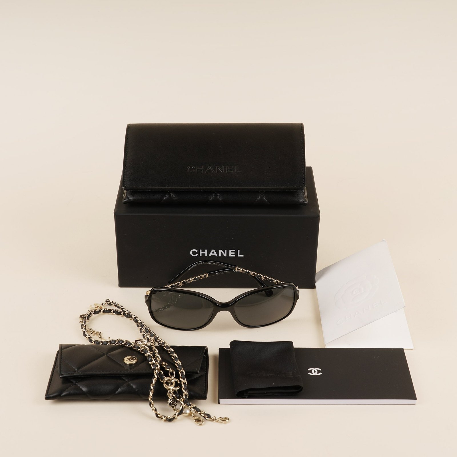 square-chain-sunglasses-affordable-luxury-398588-1 Square Chain Sunglasses - CHANEL - Affordable Luxury