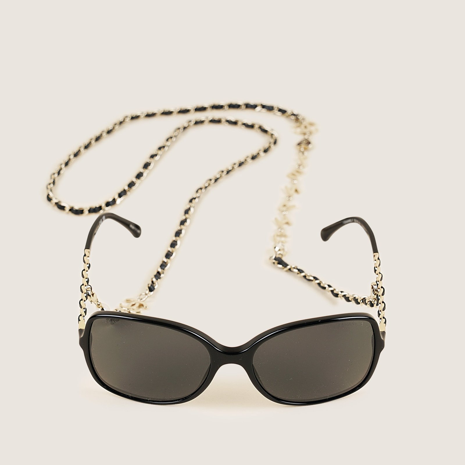 square-chain-sunglasses-affordable-luxury-660947-1 Square Chain Sunglasses - CHANEL - Affordable Luxury