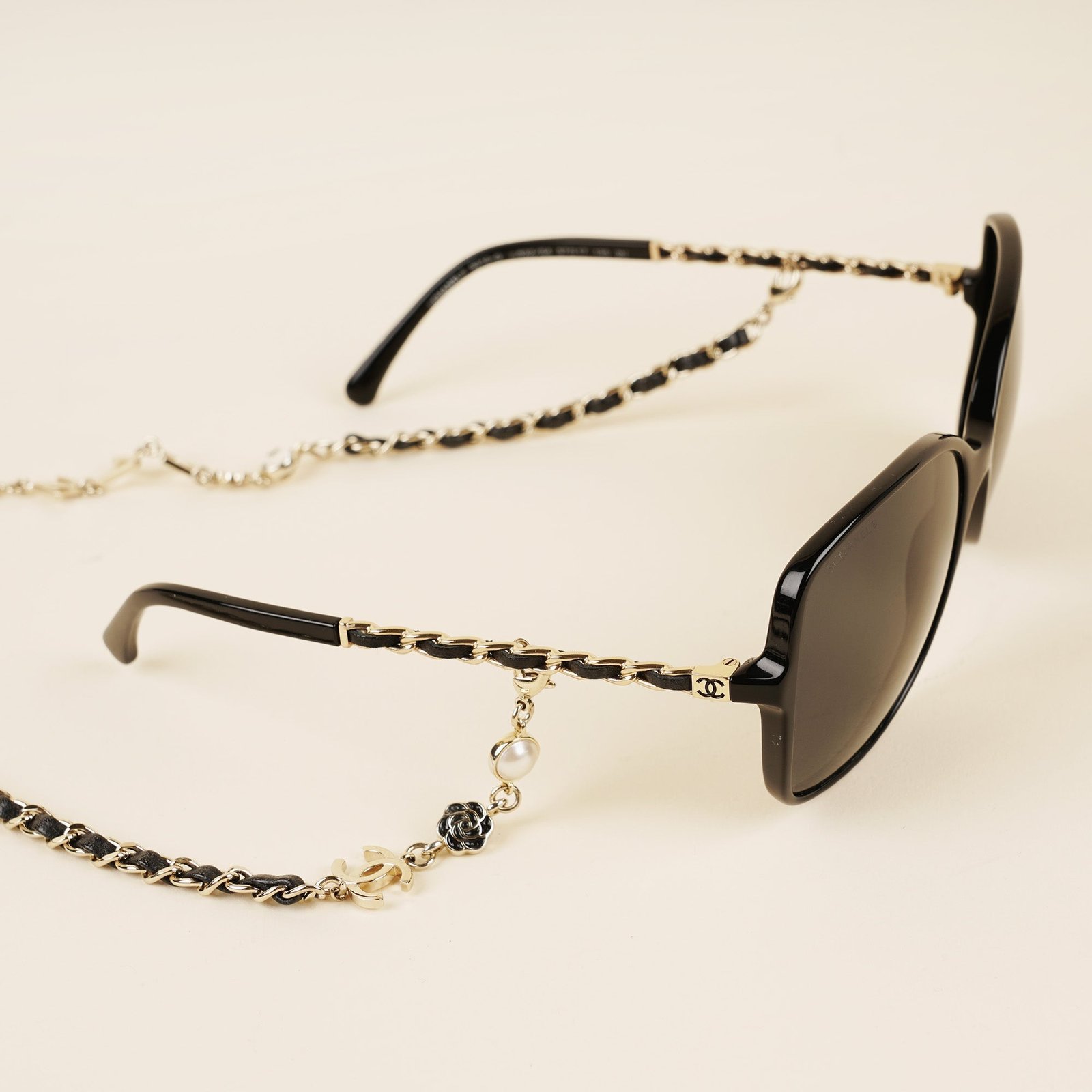 square-chain-sunglasses-affordable-luxury-713863-1 Square Chain Sunglasses - CHANEL - Affordable Luxury