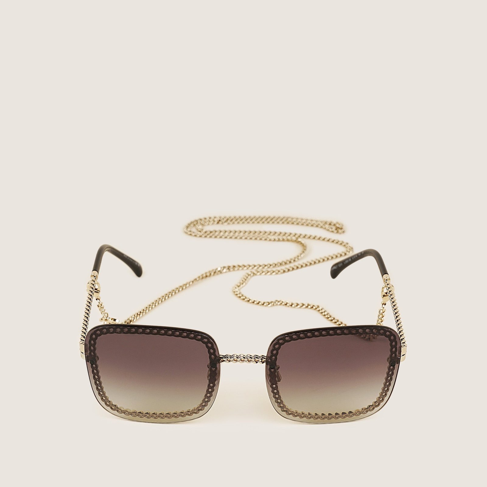 square-chain-sunglasses-affordable-luxury-767467-1 Square Chain Sunglasses - CHANEL - Affordable Luxury