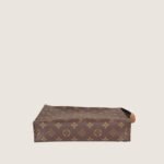 toiletry-pouch-26-affordable-luxury-102558-1