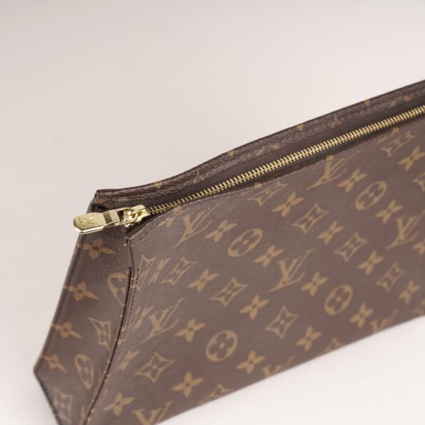 Toiletry Pouch 26 - LOUIS VUITTON - Affordable Luxury