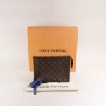 toiletry-pouch-26-affordable-luxury-102558-1