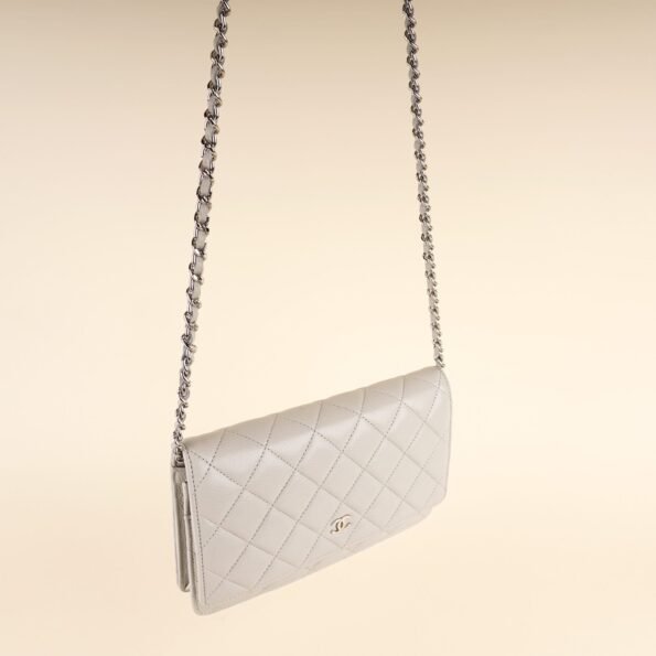 Wallet On Chain - CHANEL - Affordable Luxury