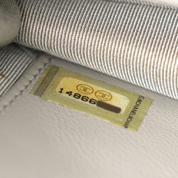Wallet On Chain - CHANEL - Affordable Luxury